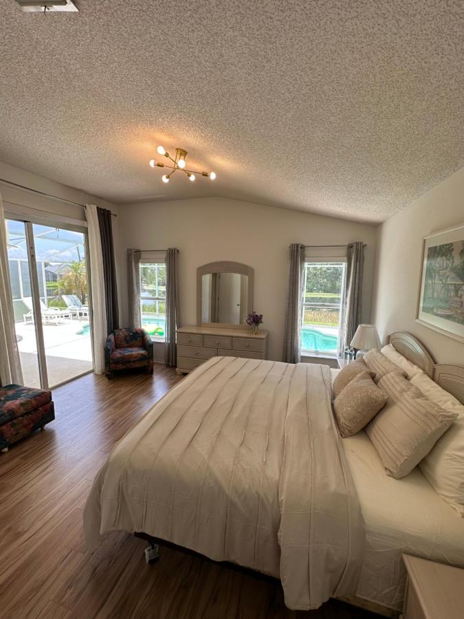 Private Pool With A Beautiful View Overlooking The Lake! Near Disney - Universal Kissimmee Kültér fotó