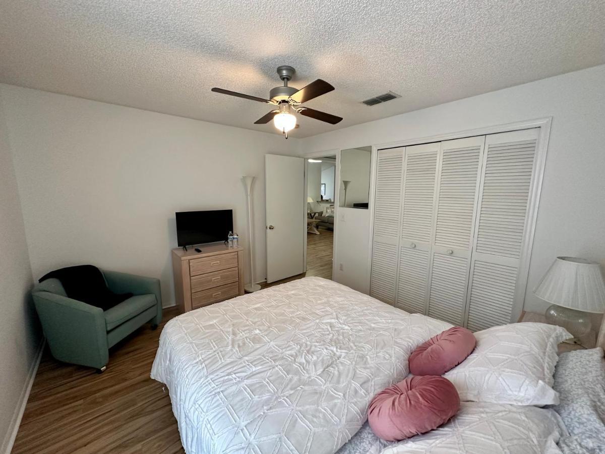 Private Pool With A Beautiful View Overlooking The Lake! Near Disney - Universal Kissimmee Kültér fotó