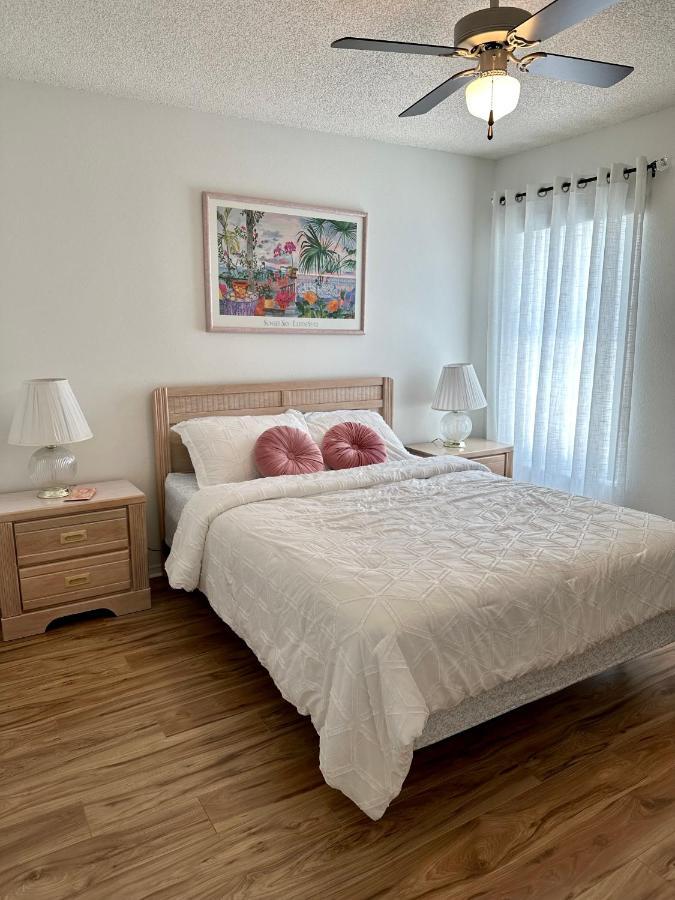 Private Pool With A Beautiful View Overlooking The Lake! Near Disney - Universal Kissimmee Kültér fotó