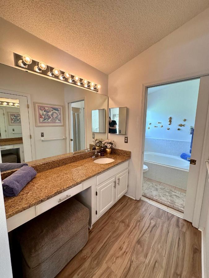 Private Pool With A Beautiful View Overlooking The Lake! Near Disney - Universal Kissimmee Kültér fotó